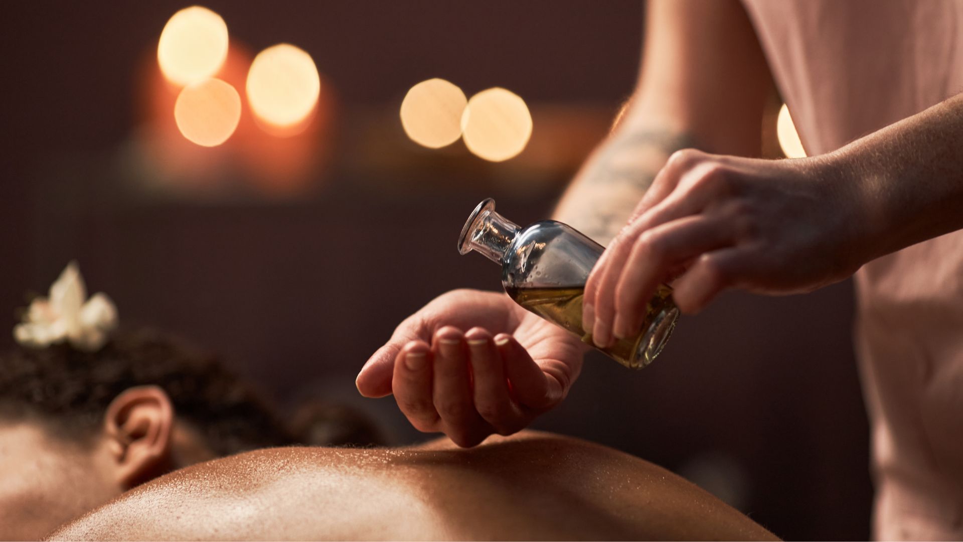 Efectele benefice ale uleiurilor esențiale Young Living în masaj